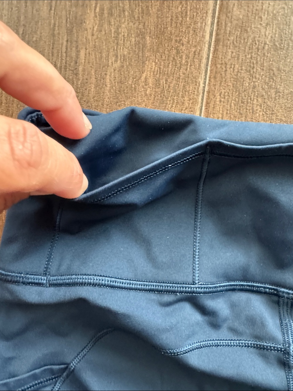 Lululemon • Fast & Free Crop II *Nulux 19"
Midnight Navy Size 6 - Picture 14 of 16